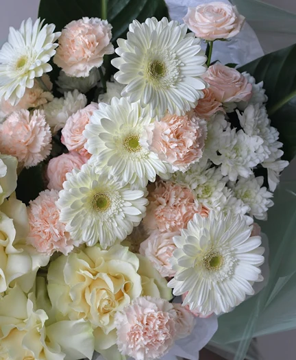 Букет цветов 102